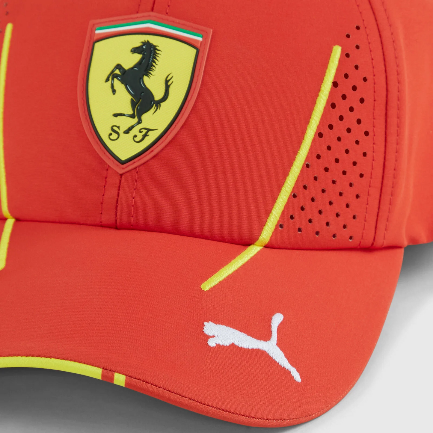 Gorra Carlos Sainz Ferrari F1 2024