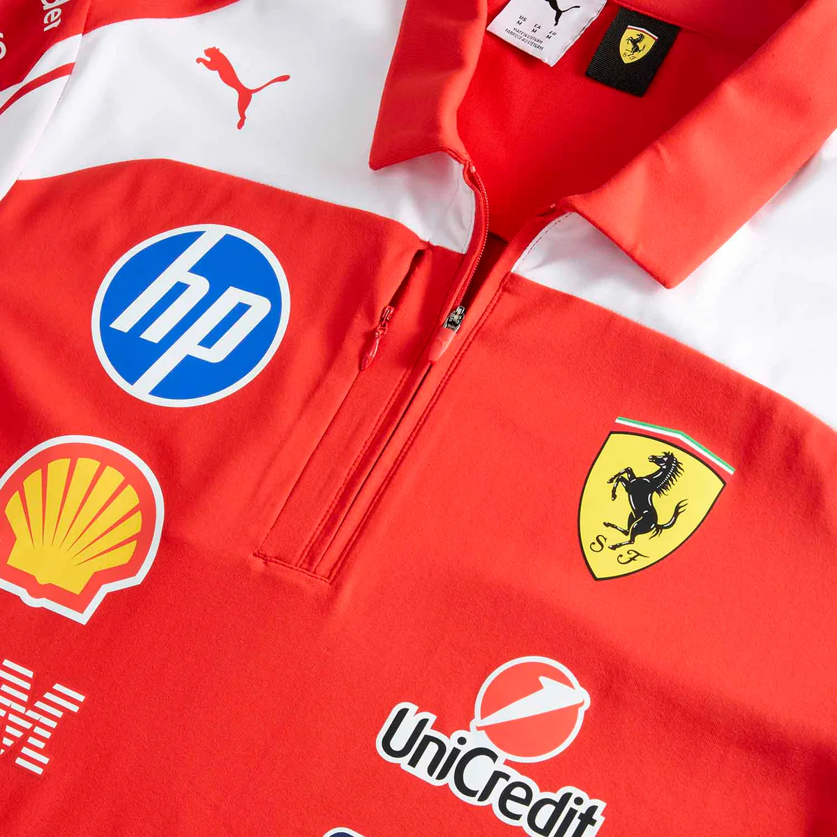 Polo Authentic Scuderia Ferrari F1 2026 en caja de regalo