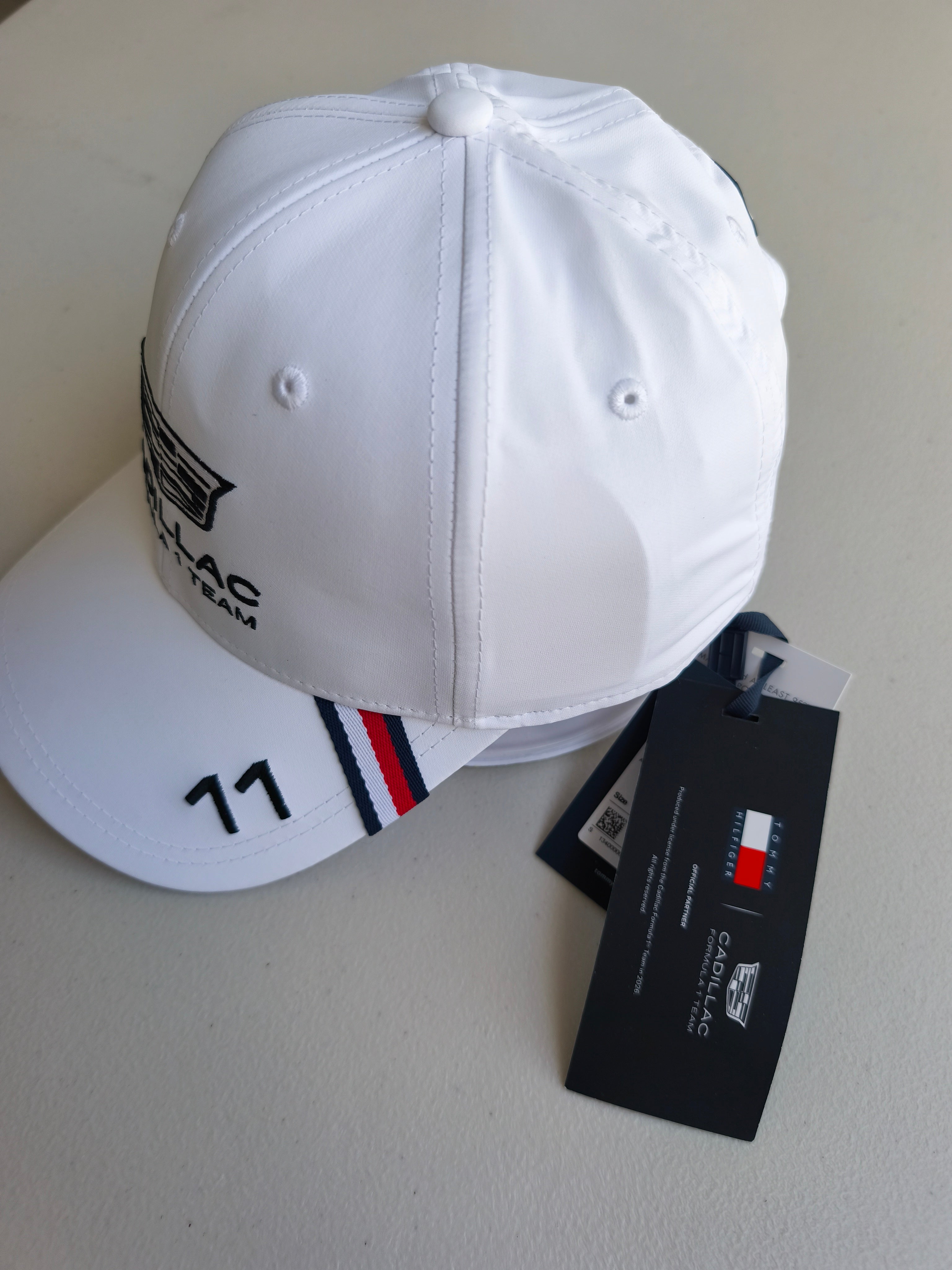 Gorra Checo Perez Cadillac 2026 Blanco
