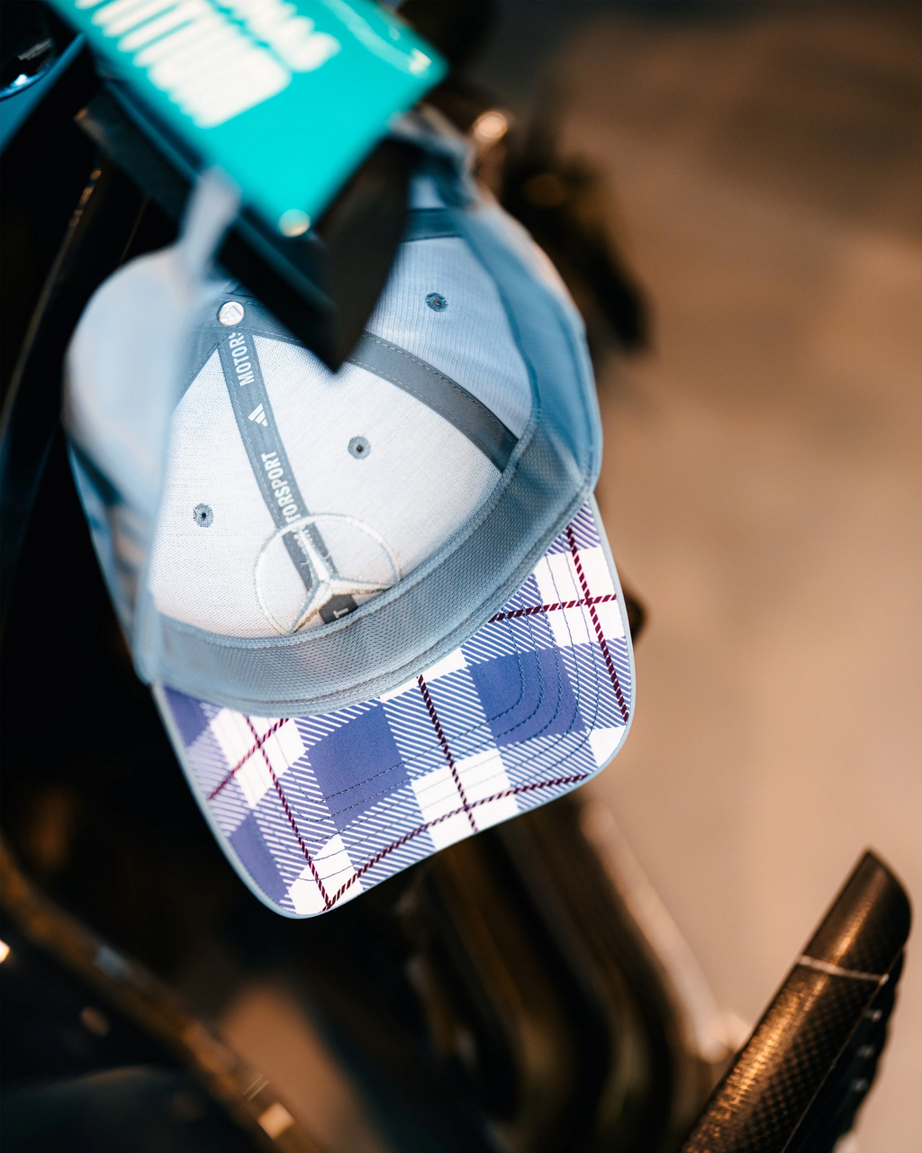 Gorra Mercedes AMG Silver Arrow Edicion Especial 2025