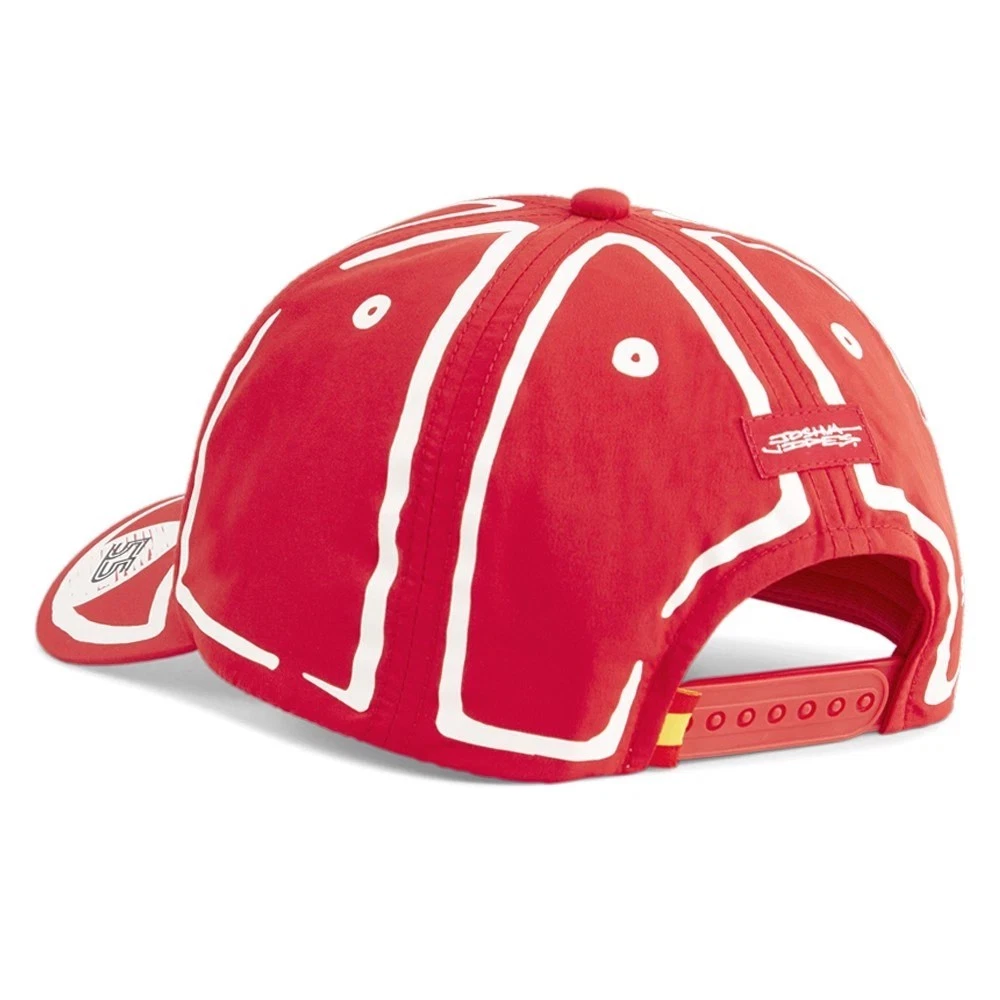 Gorra Scuderia Ferrari x Joshua Vides Las Vegas Sainz 2023